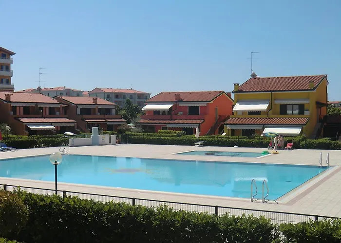 Residence Villaggio Dei Fiori Con Piscina E Posto Spiaggia Incluso