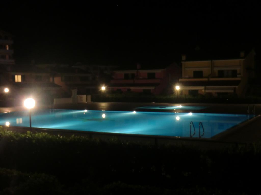 Villaggio Dei Fiori Con Piscina E Posto Incluso