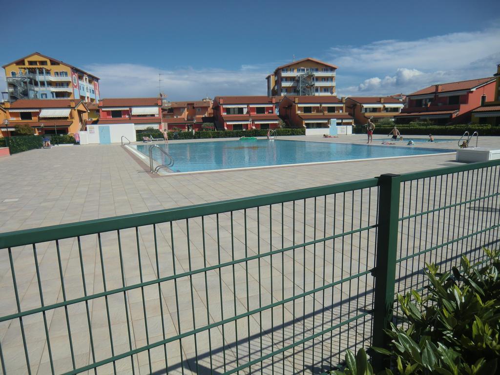 Apartment Villaggio Dei Fiori Con Piscina E Posto Incluso
