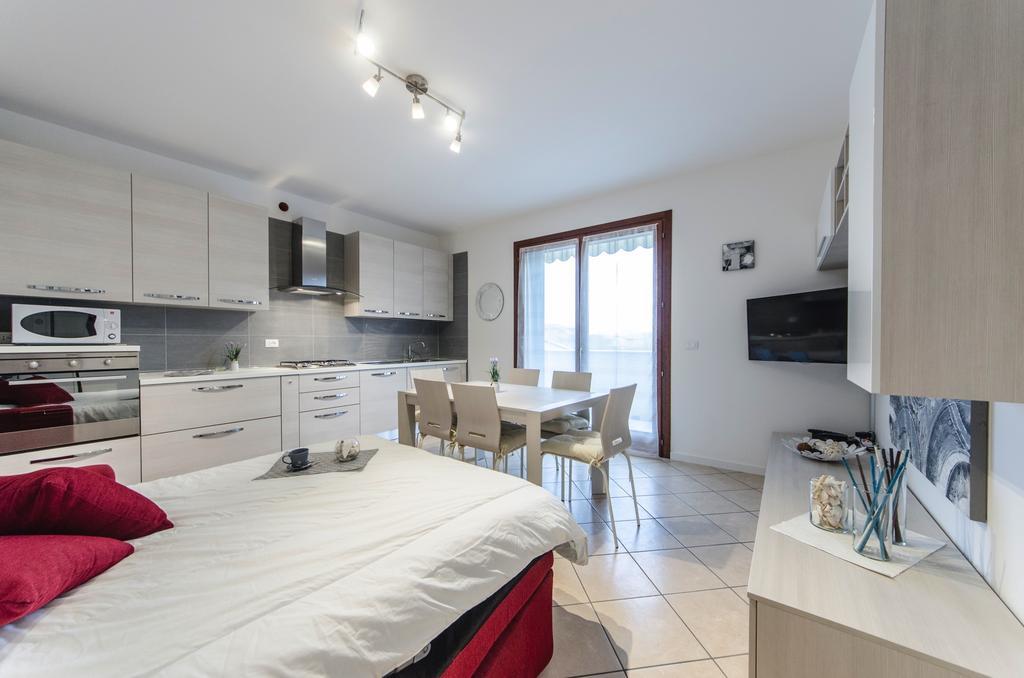 Villaggio Dei Fiori Con Piscina E Posto Incluso